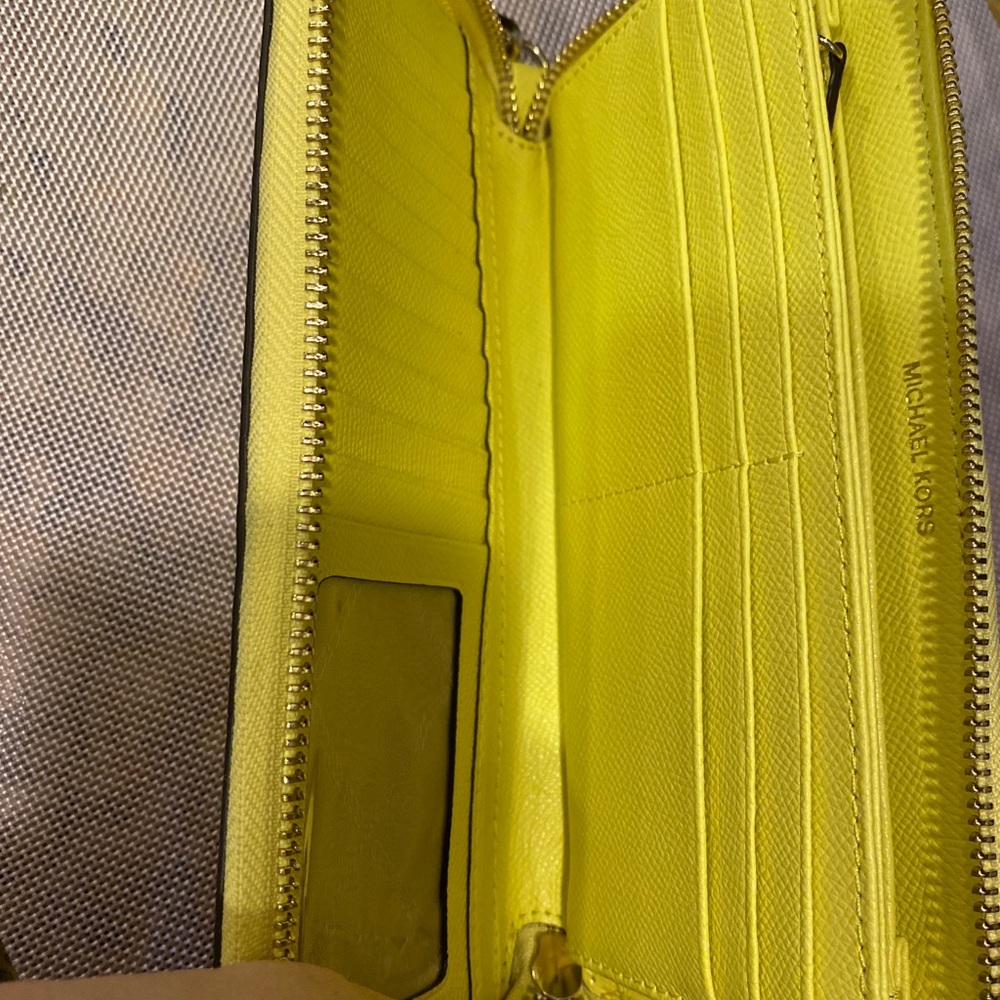 Micheal Kors Jet Set Continental Wallet/Wristlet - Yellow (Buttercup Yellow)